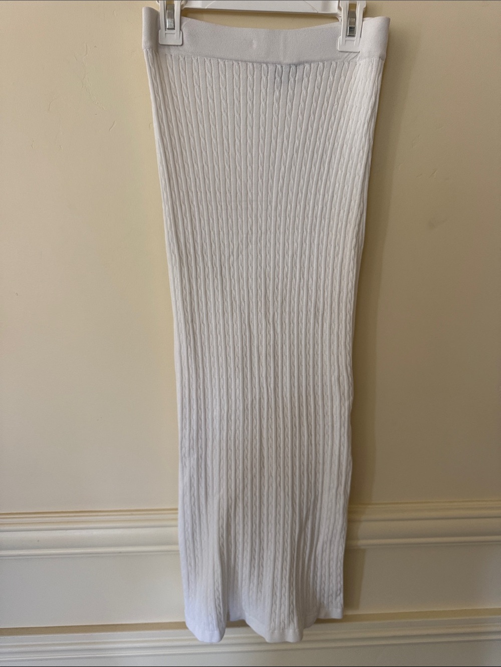 Charlie Holiday Sexy White Long Cableknit Skirt With slits Sz 2 Vacation Resort